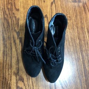 Bandolino booties in black suede